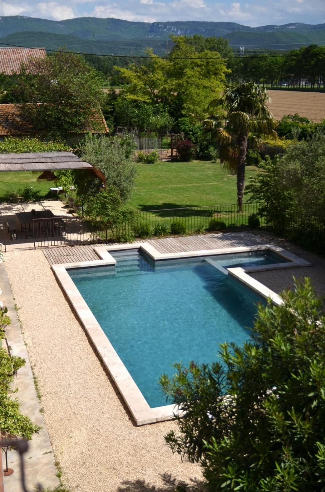 Ferme St Pierre 2 Suites Avec Repas, Piscine, Clim, Cheminee Ou Baignoire Spa Chabeuil Exterior photo