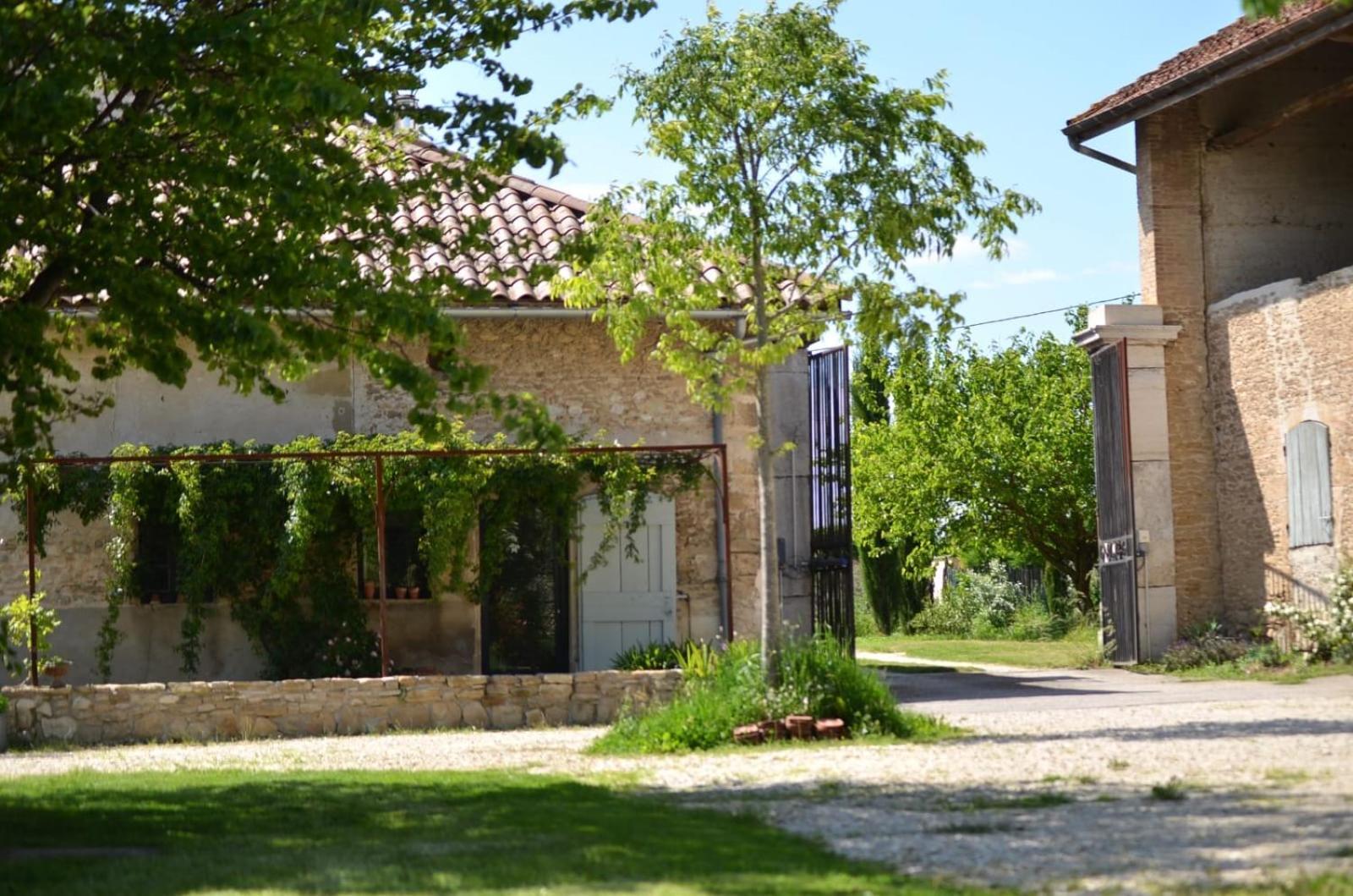 Ferme St Pierre 2 Suites Avec Repas, Piscine, Clim, Cheminee Ou Baignoire Spa Chabeuil Exterior photo